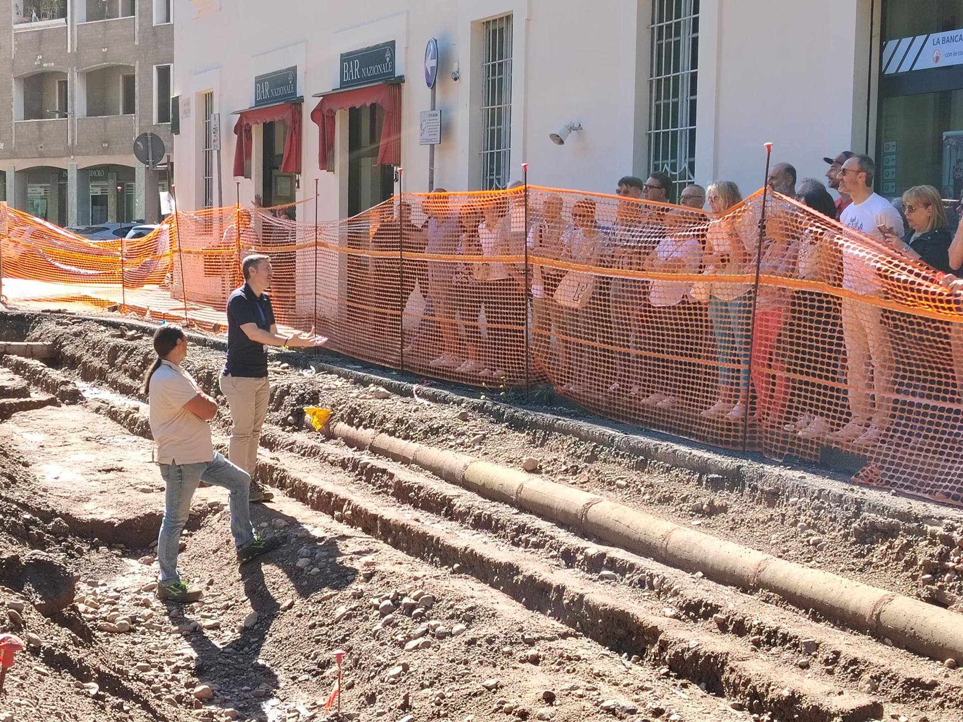 Lavori: visite guidate alla strada di epoca romana  rinvenuta in piazza Visconti: