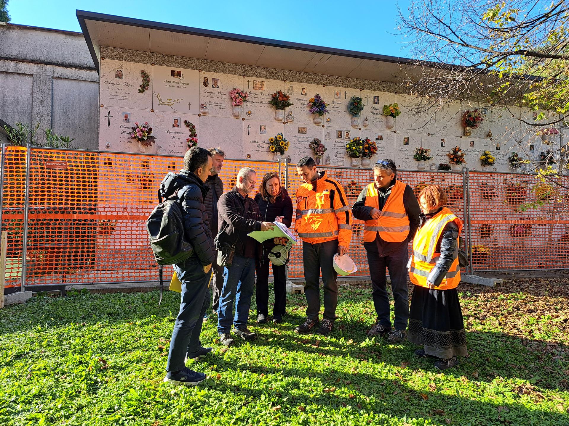 sopralluogo al cimitero centrale con i tecnici e l'impresa