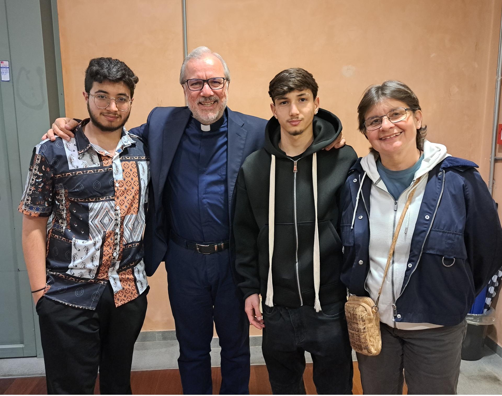 Salvatore, don Pasquale, Michele ed Elena Comignani a Villa Burba