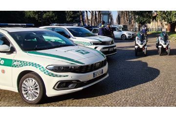 Non paga 40 sanzioni per divieto di sosta: la Polizia Locale interviene col fermo fiscale dell’auto