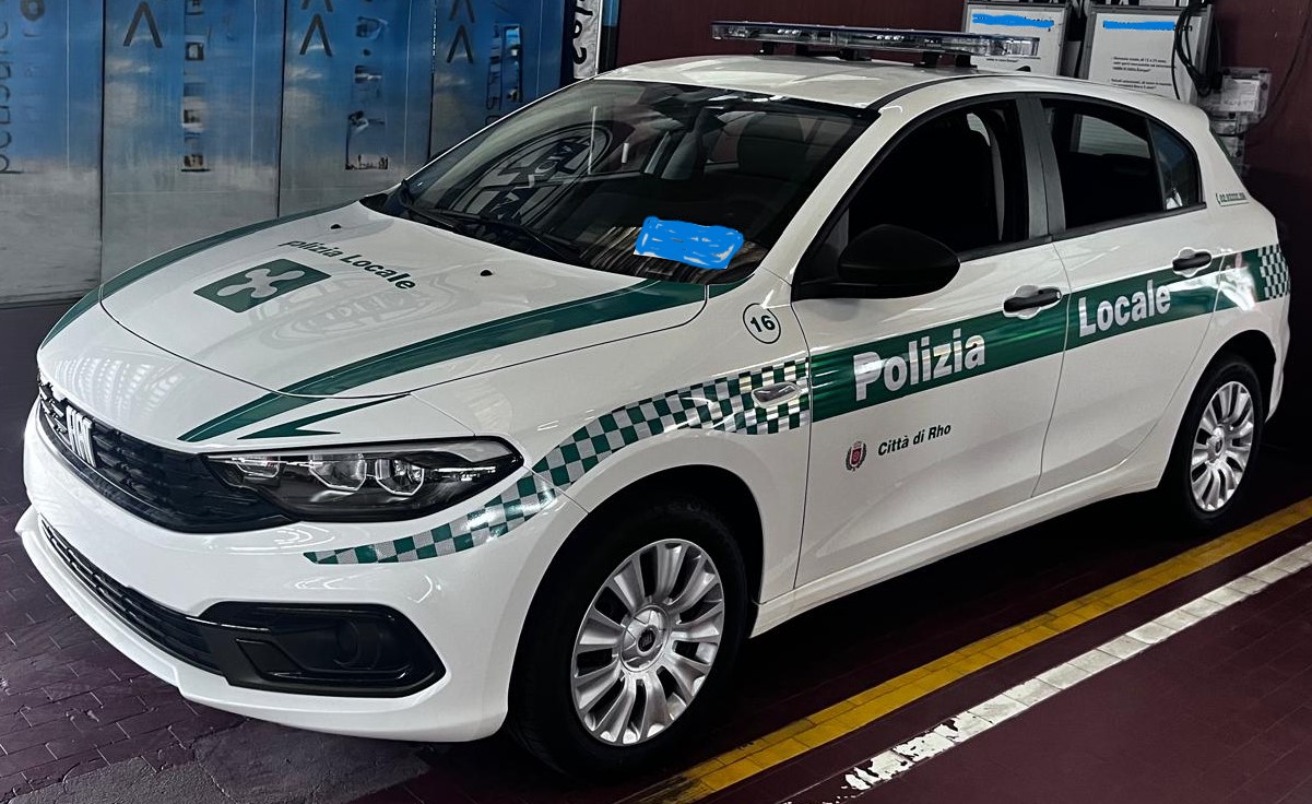 la nuova Fiat Tipo ibrida in dotazione alla Polizia locale di Rho