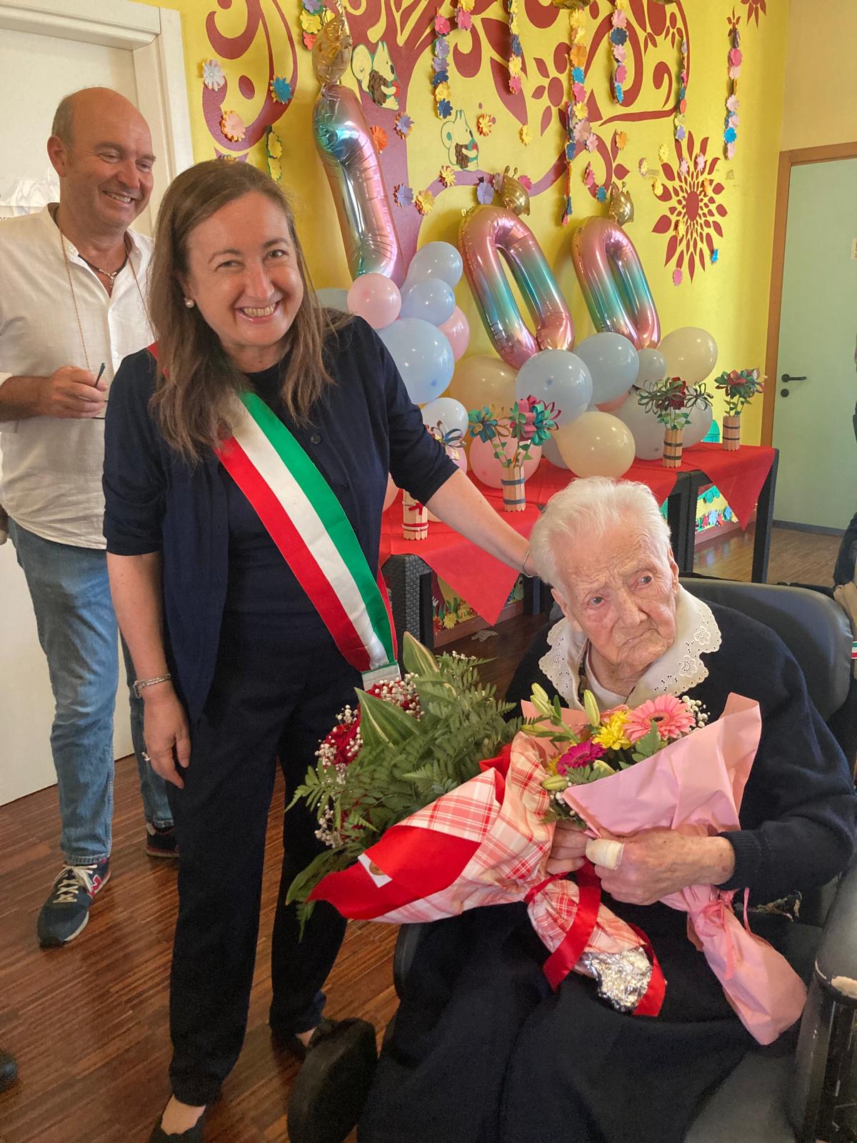 Vicesindaco Maria Rita Vergani con la signora Lina Antonini