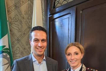 Andrea Orlandi, sindaco di RHo -  tenente colonnello Emanuela Rocca