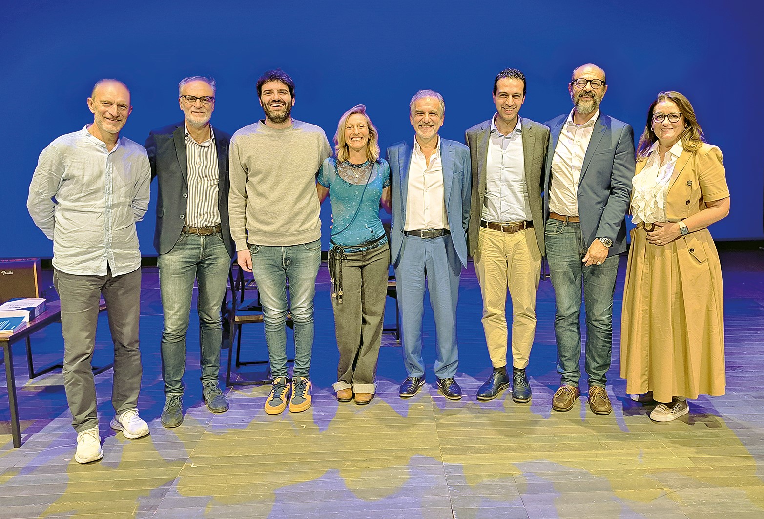 Da sinistra: Paolo Bianchi, assessore ai Servizi Sociali; Paolo Oltolina, presidente SER.CO.P.; Michele Fagnani; Silvia Giulia Amendola; Michele Bertola; il Sindaco Andrea Orlandi; Guido Ciceri, direttore di SER.CO.P.; la dirigente Emanuela Marcoccia