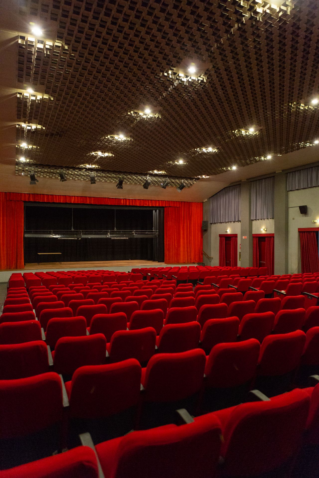 Sala rossa auditorium di via Meda