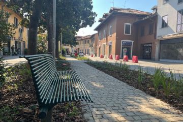 Riqualificazione di Piazza Visconti. Riapre oggi il tratto riqualificato di via Porta Ronca. La sosta resta vietata.
