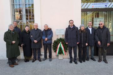 Il ricordo di Gerolamo e Giocondo Papetti: “Questa targa parli ai giovani, nel ricordo di chi venne ucciso in piazza Fontana e per costruire un’Italia