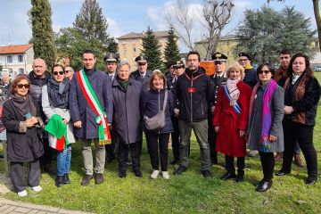 Autorità e ospiti al Gairdino dei Giusti