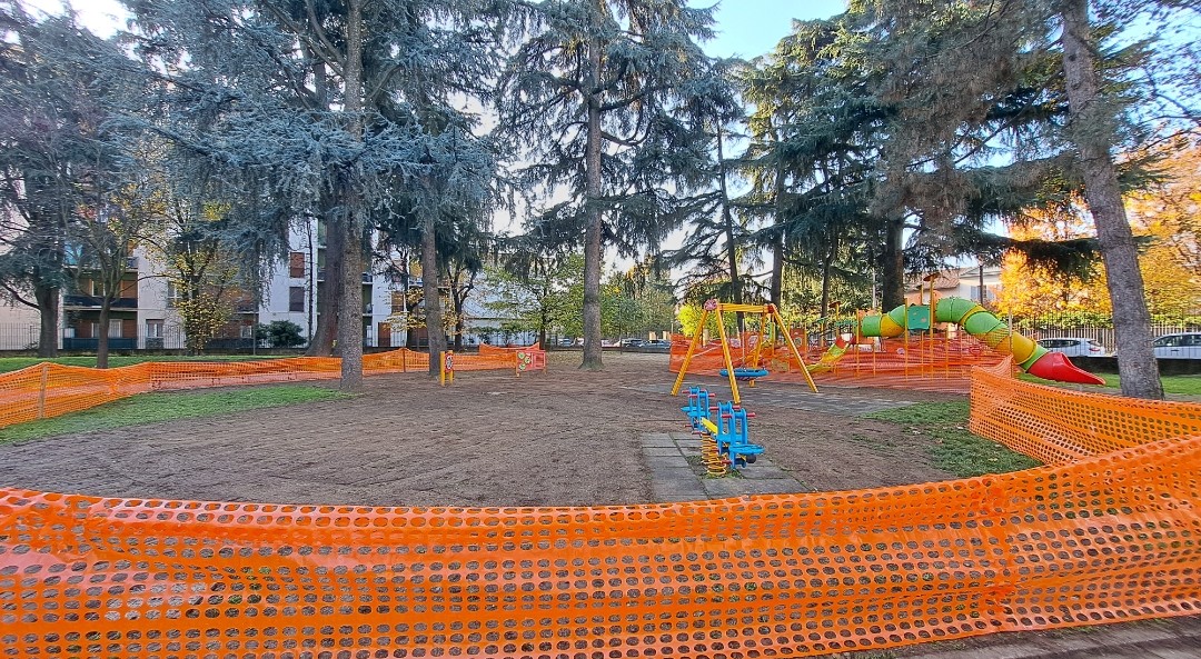 Parco Pomé recintata per consentire all'erba di crescere