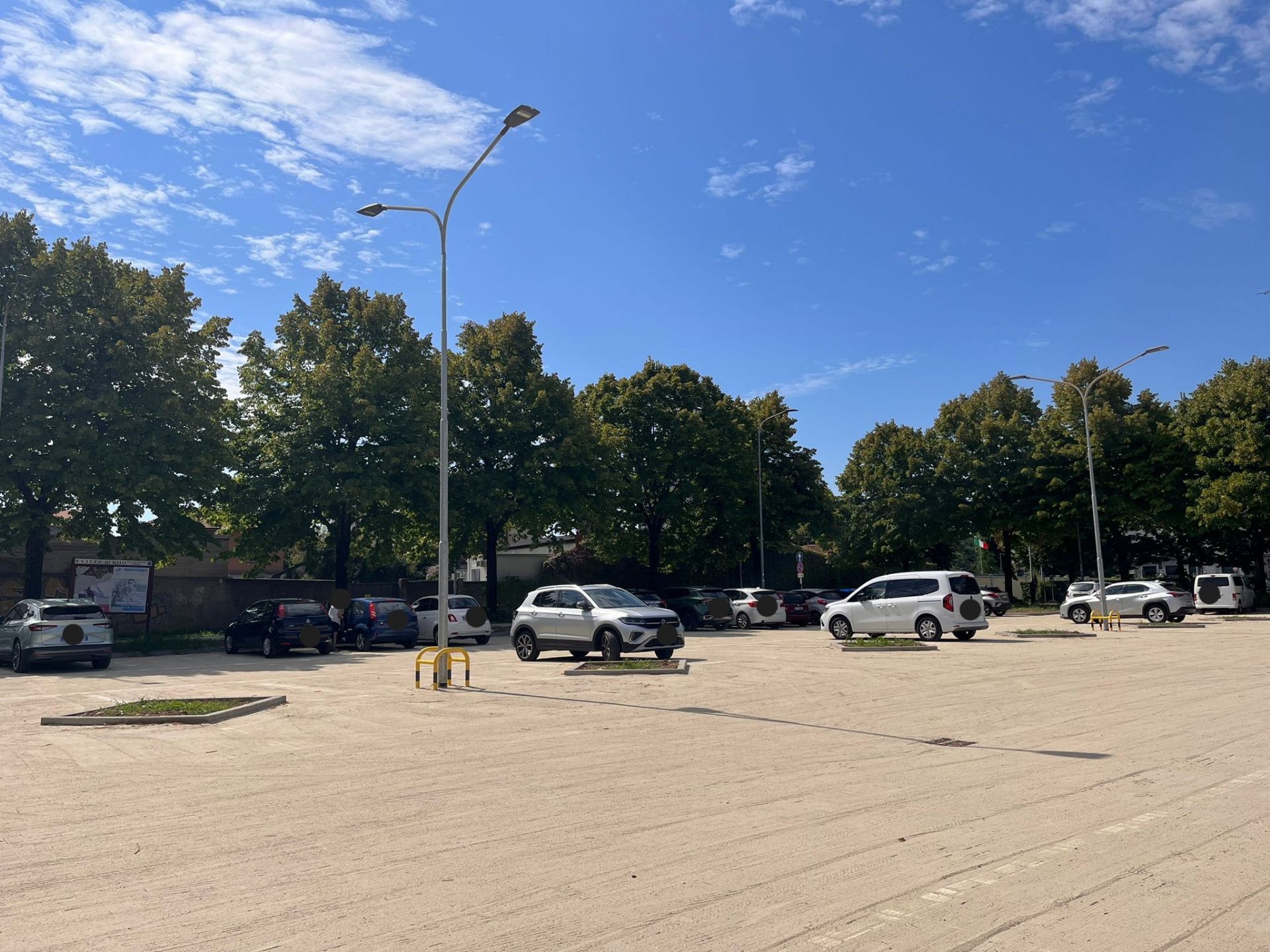 Parcheggio aperto